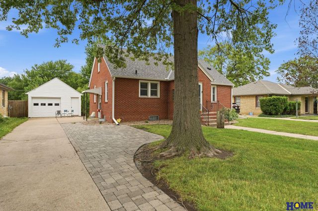 351 S 45th Street, Lincoln, NE 68510