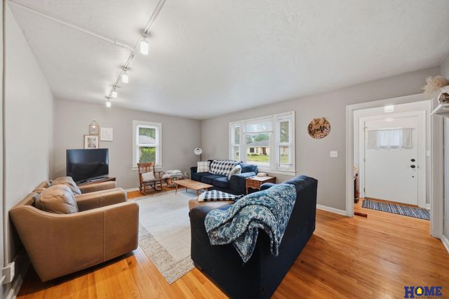 351 S 45th Street, Lincoln, NE 68510