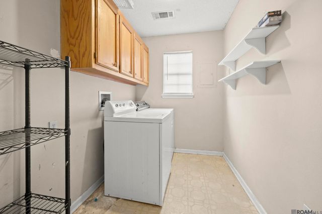 15463 Springwood Ave, Baton Rouge, LA 70817