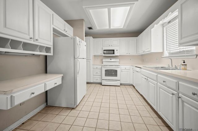 15463 Springwood Ave, Baton Rouge, LA 70817