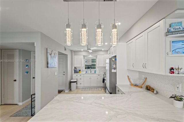 3051 NE 48th St 307, Fort Lauderdale, FL 33308