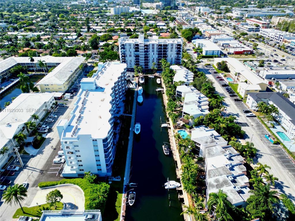 3051 NE 48th St 307, Fort Lauderdale, FL 33308