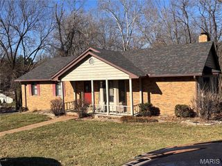 995 Berkshire Drive, Edwardsville, IL 62025