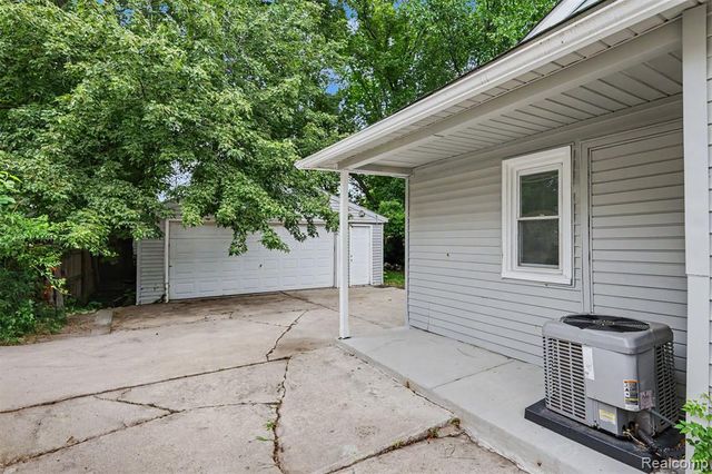 2637 Cascade Court, Westland, MI 48186