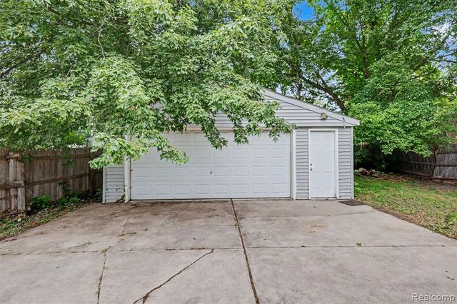 2637 Cascade Court, Westland, MI 48186