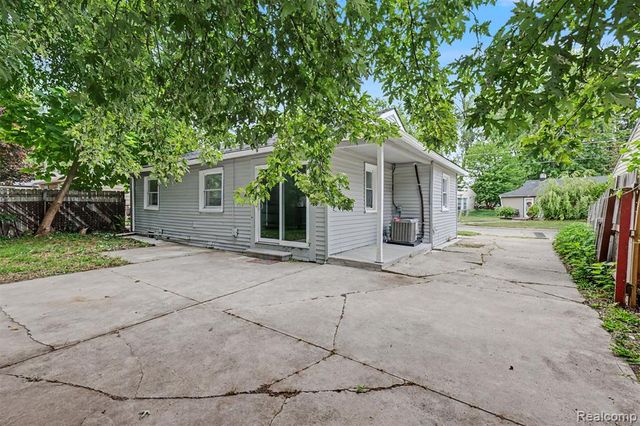 2637 Cascade Court, Westland, MI 48186