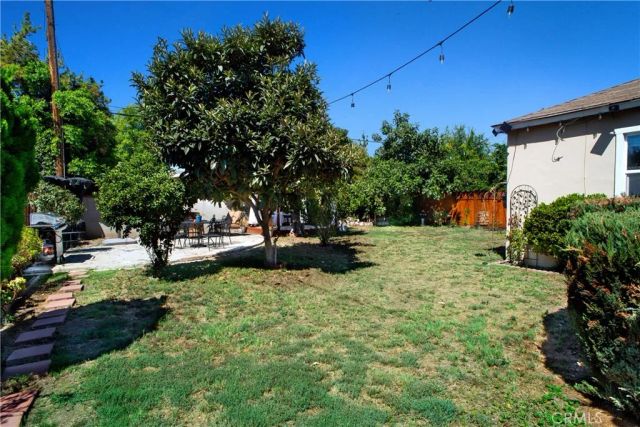 6655 Yarmouth Avenue, Los Angeles, CA 91335