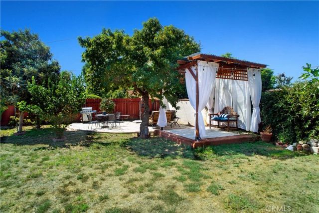 6655 Yarmouth Avenue, Los Angeles, CA 91335