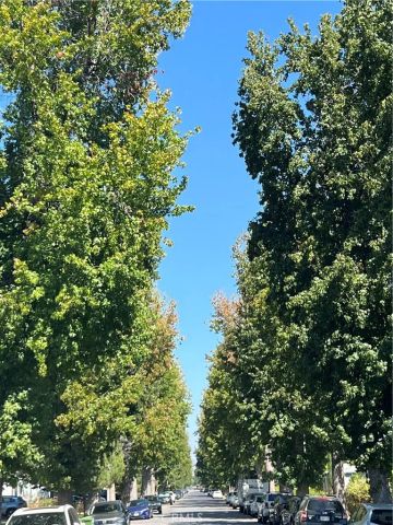 6655 Yarmouth Avenue, Los Angeles, CA 91335