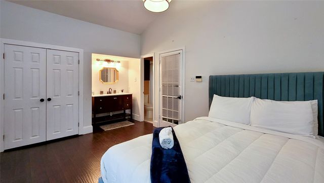 5815 Phoenix Drive 12, Dallas, TX 75231