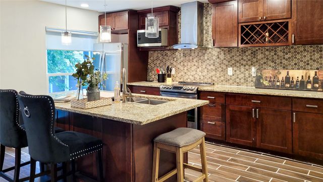5815 Phoenix Drive 12, Dallas, TX 75231