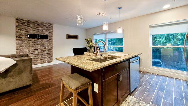 5815 Phoenix Drive 12, Dallas, TX 75231