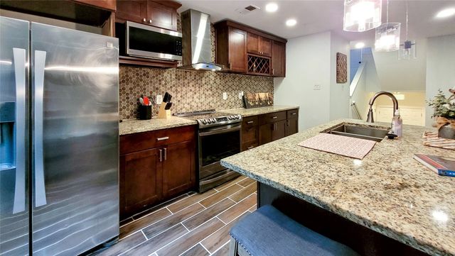 5815 Phoenix Drive 12, Dallas, TX 75231