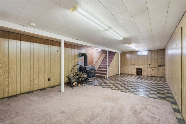 568 Shryer Avenue W, Roseville, MN 55113