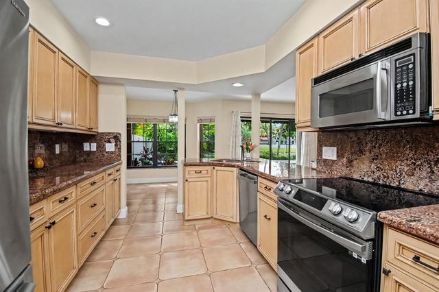 21718 Club Villa Terrace, Boca Raton, FL 33433