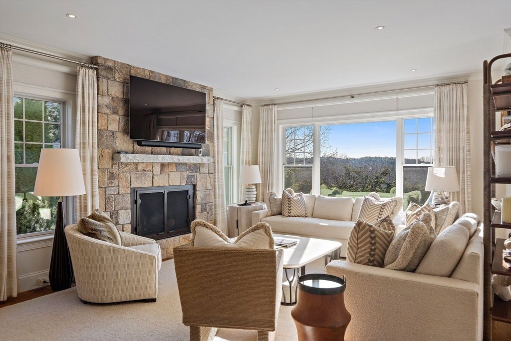 56 Crescent Rd, Needham, MA 02494