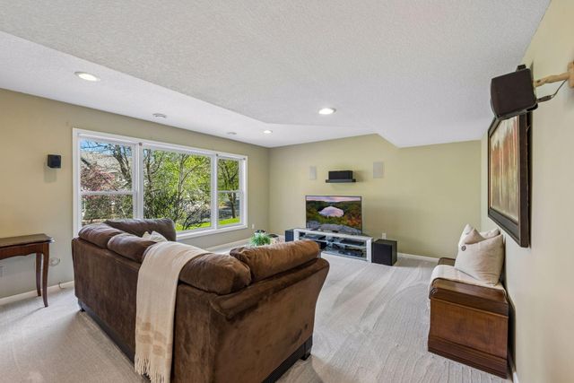 16586 73rd Avenue N, Maple Grove, MN 55311
