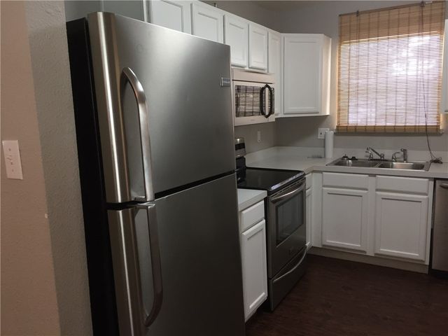 701 Elsbeth Street 101, Dallas, TX 75208