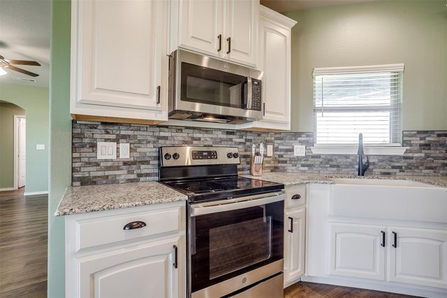 8201 Harvest Drive, Grandview, TX 76050