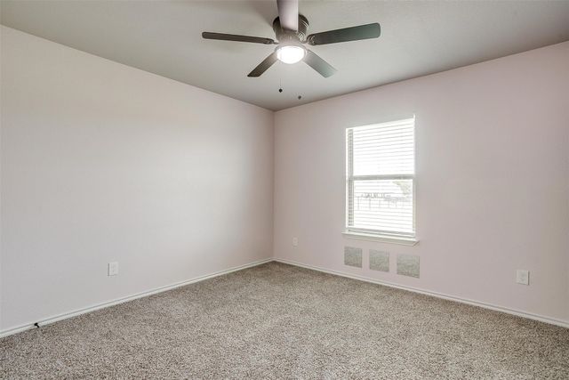 8201 Harvest Drive, Grandview, TX 76050