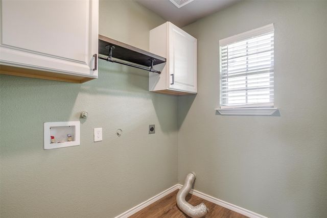 8201 Harvest Drive, Grandview, TX 76050