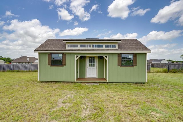 8201 Harvest Drive, Grandview, TX 76050