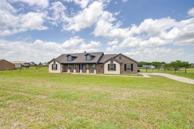 8201 Harvest Drive, Grandview, TX 76050