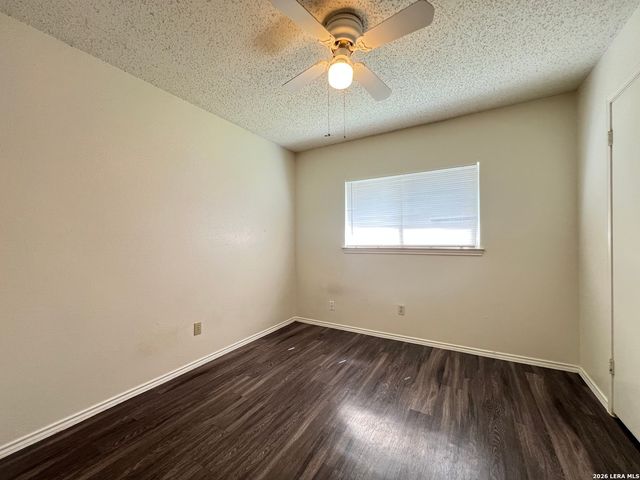 6530 FOREST VLG, San Antonio, TX 78250