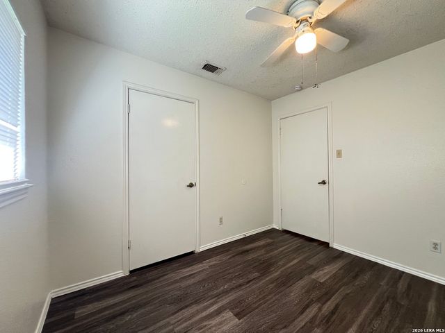 6530 FOREST VLG, San Antonio, TX 78250