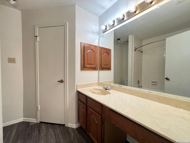 6530 FOREST VLG, San Antonio, TX 78250