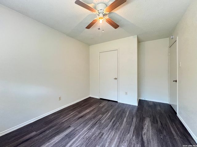 6530 FOREST VLG, San Antonio, TX 78250