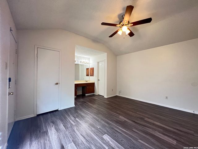 6530 FOREST VLG, San Antonio, TX 78250