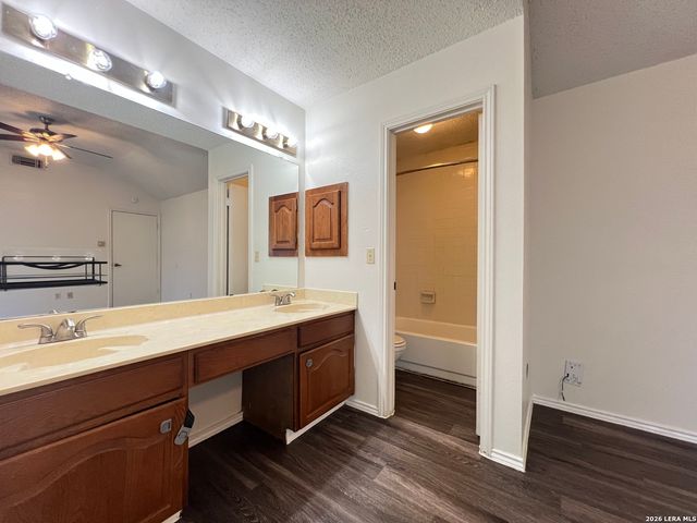 6530 FOREST VLG, San Antonio, TX 78250