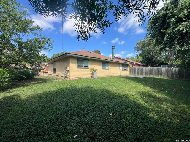 6530 FOREST VLG, San Antonio, TX 78250