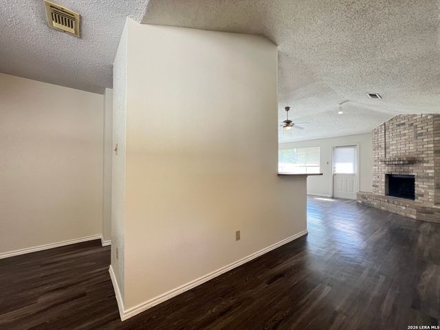6530 FOREST VLG, San Antonio, TX 78250