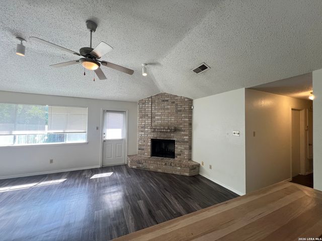 6530 FOREST VLG, San Antonio, TX 78250