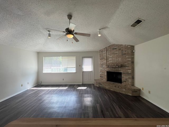 6530 FOREST VLG, San Antonio, TX 78250
