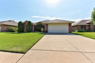 3808 Notting Hill Drive, Moore, OK 73160