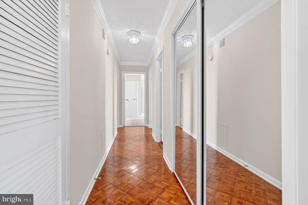 Image 11 of property listing at 7420 WESTLAKE TER #1210, Bethesda, MD 20817