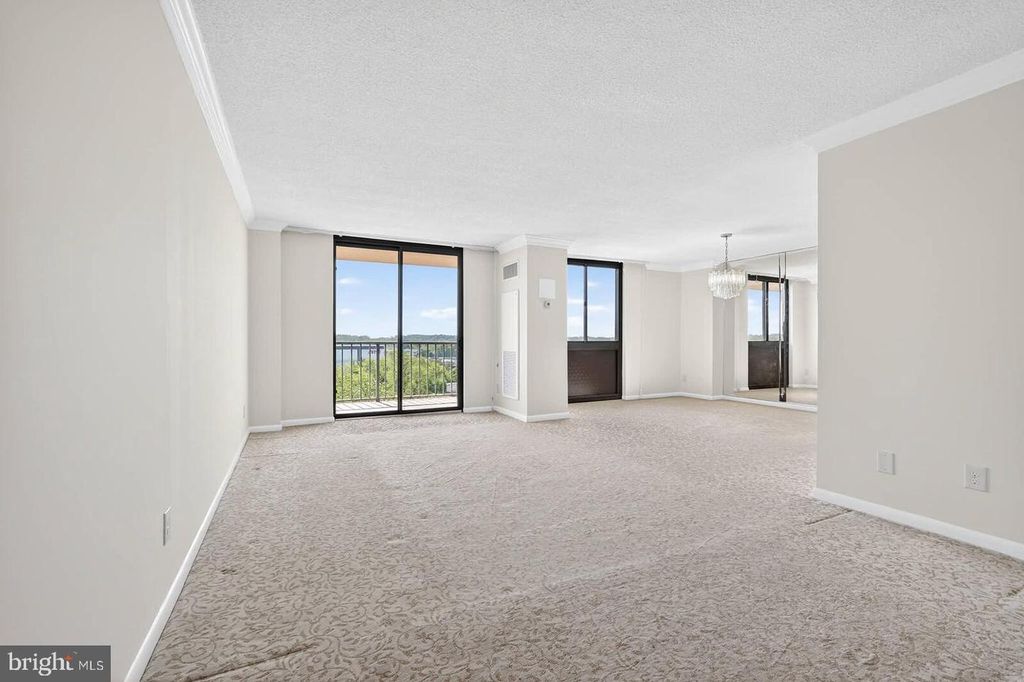 Image 2 of property listing at 7420 WESTLAKE TER #1210, Bethesda, MD 20817