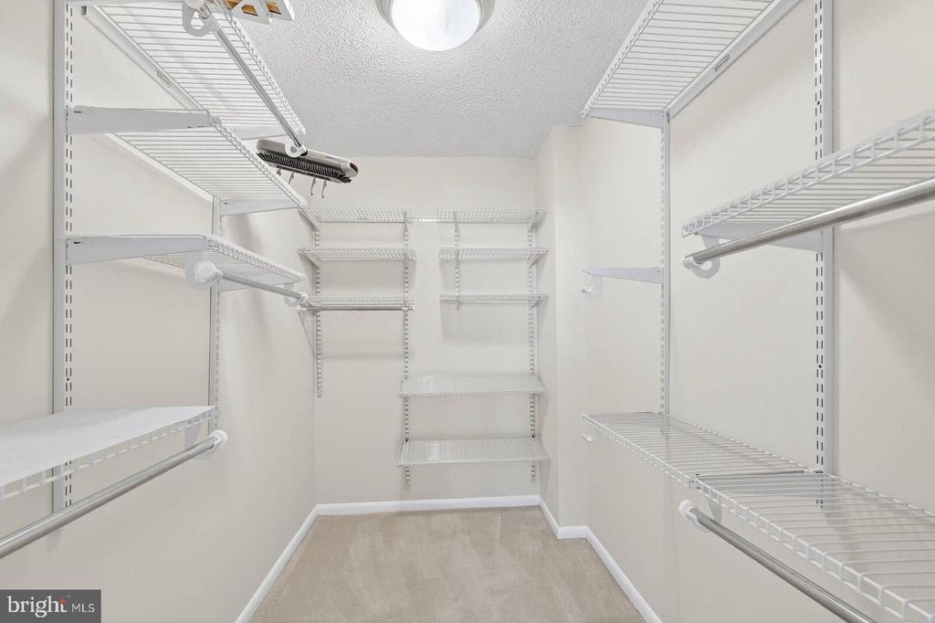 Image 21 of property listing at 7420 WESTLAKE TER #1210, Bethesda, MD 20817