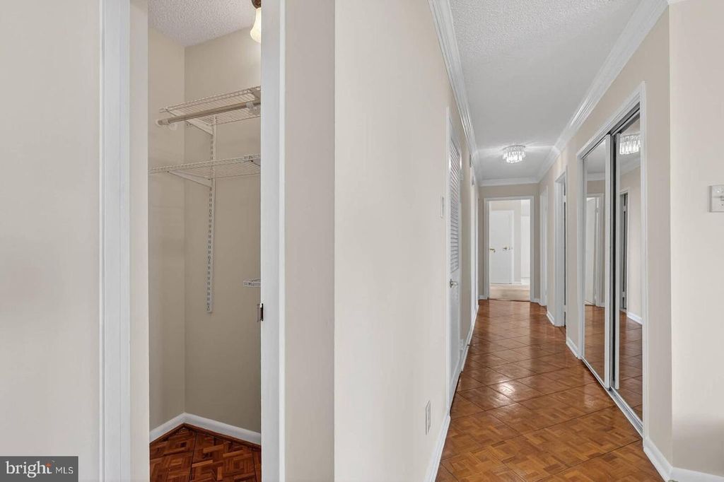 Image 34 of property listing at 7420 WESTLAKE TER #1210, Bethesda, MD 20817