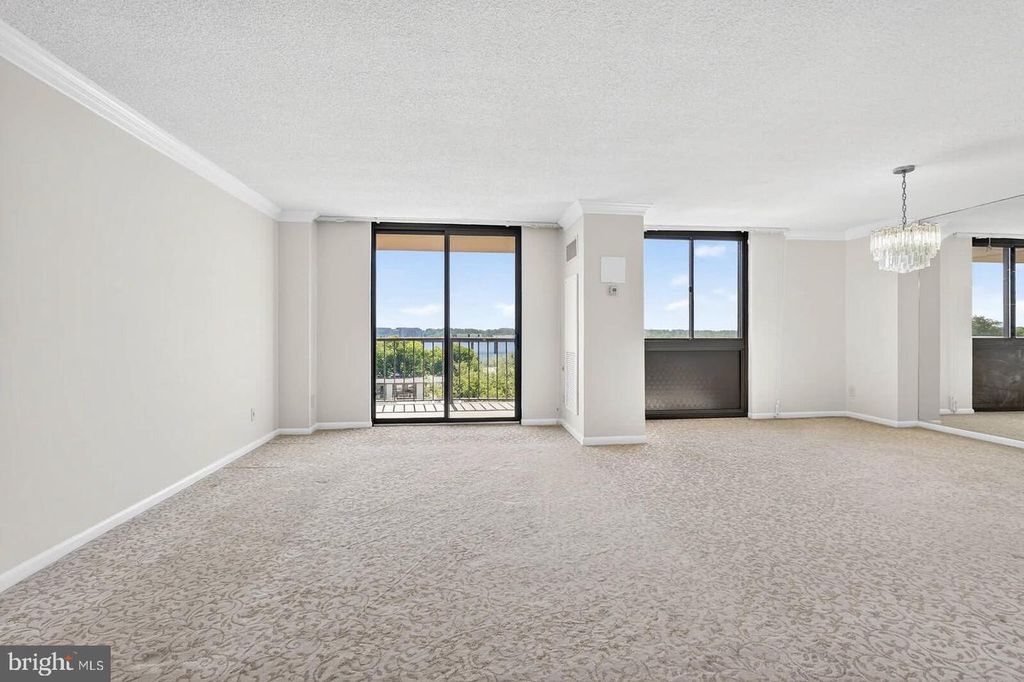 Image 9 of property listing at 7420 WESTLAKE TER #1210, Bethesda, MD 20817