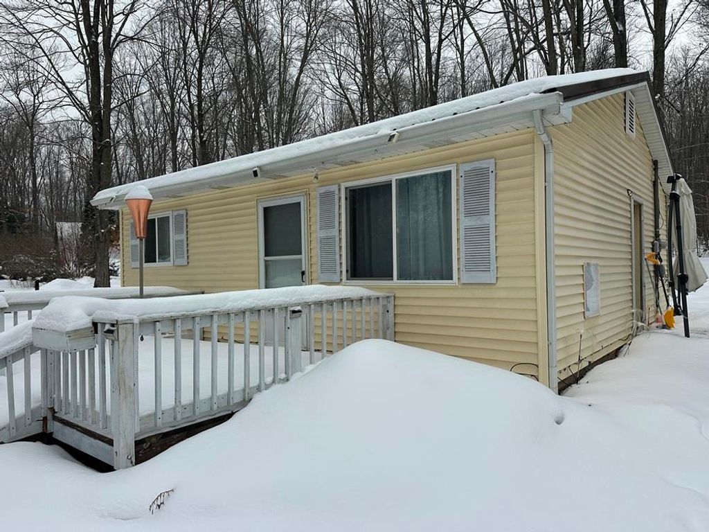 3460 N Harrison Avenue, Harrison, MI 48625