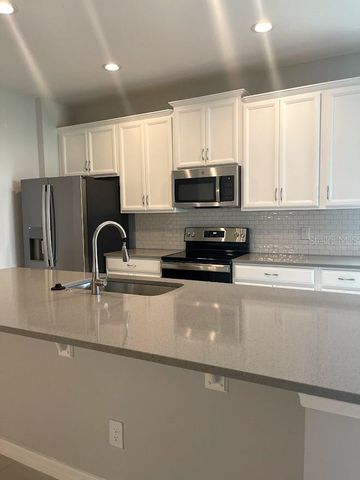 1415 GRASSLAND AVENUE, St Cloud, FL 34771