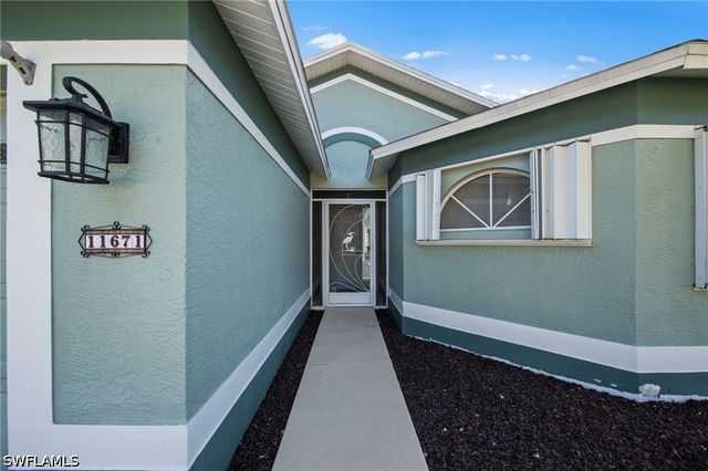 11671 Pine Hammock CIR, Fort Myers, FL 33919