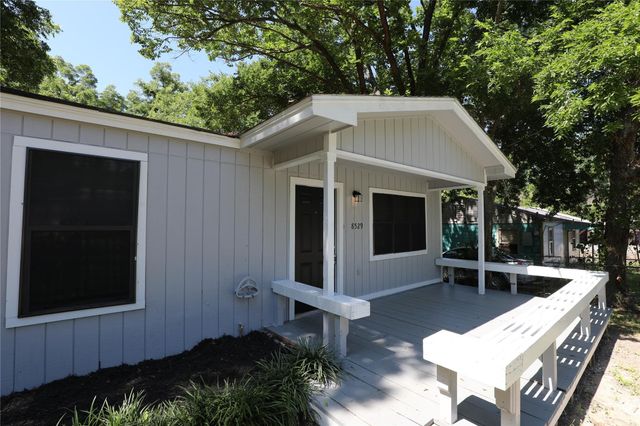 8529 Oak Haven Lane, Dallas, TX 75217