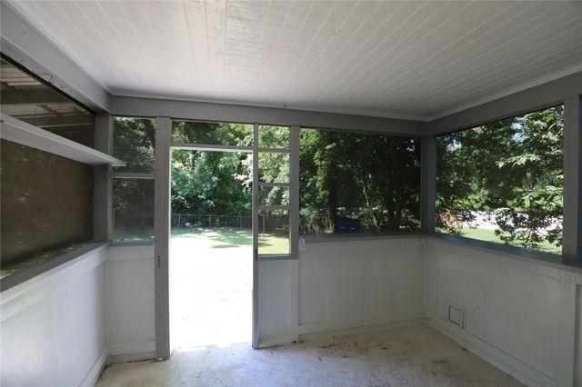 8529 Oak Haven Lane, Dallas, TX 75217