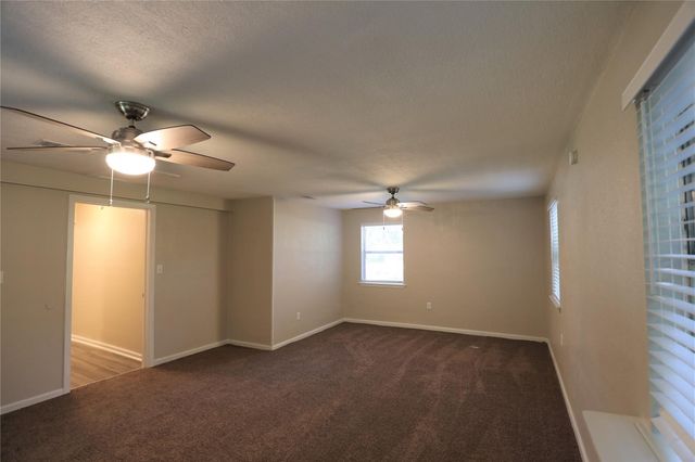 8529 Oak Haven Lane, Dallas, TX 75217