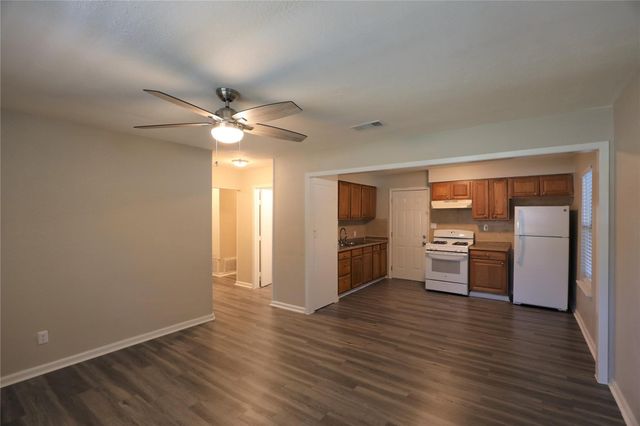 8529 Oak Haven Lane, Dallas, TX 75217